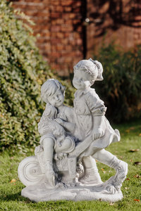 Statue Junge und Mädchen mit Schubkarre D1393