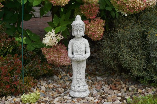 Schmaler stehender Buddha