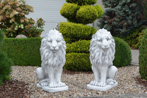 Large pair of lions Leo