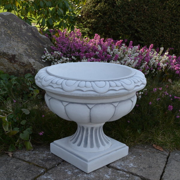 Imposing stone vase