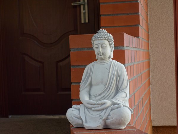 Sitzende Buddha-Statue