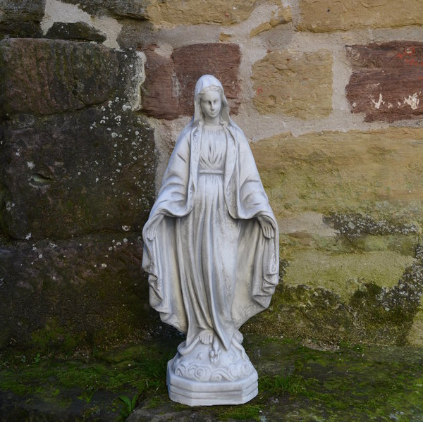 Stein-Statue der Madonna