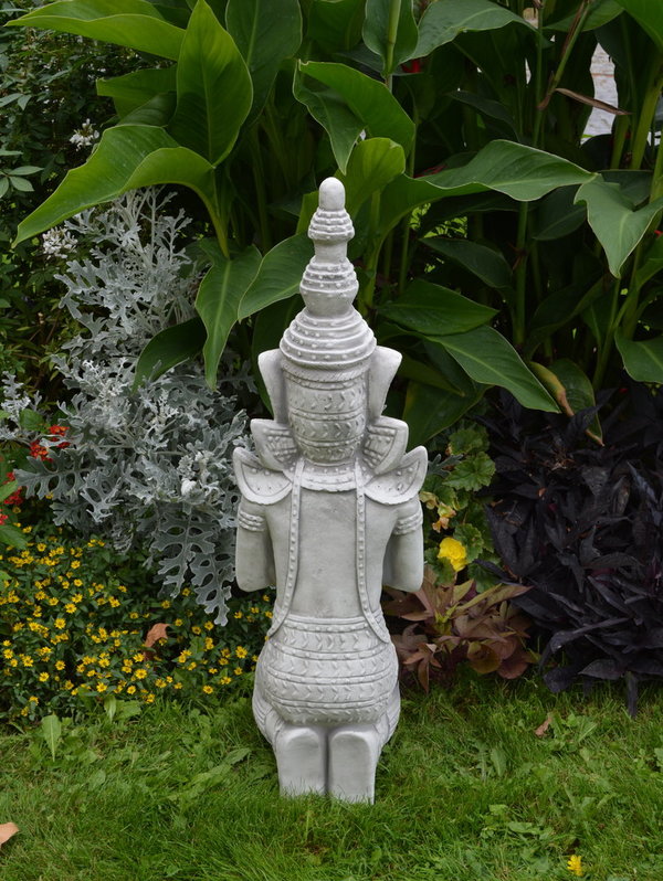 Statue eines knieenden Tempelwächters