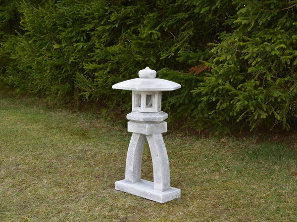 Kotoji-Yukimi: besondere japanische Steinlaterne