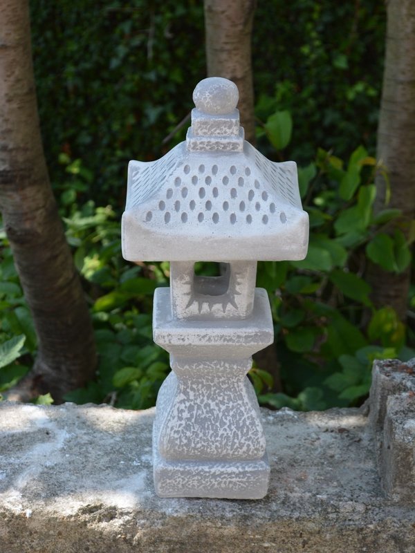 Tachi-gata stone lamp: symbol of Asian culture
