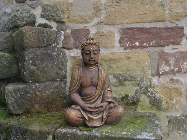 Immense statue de Bouddha dans des tons de bronze exclusifs
