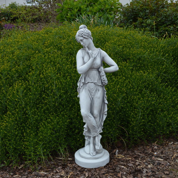 Sinnliche Frauen-Statue zeigt Figur