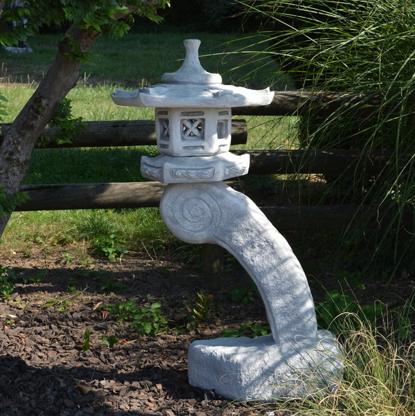 Large Japanese Rankei stone lamp