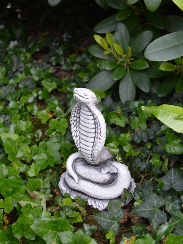 Skulptur mit Kobra