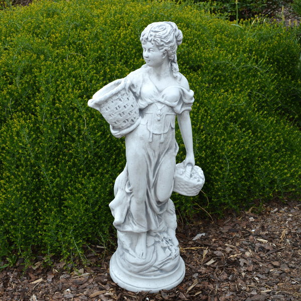 Statue Frau Motiv Sommer