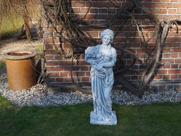 Stein-Statue der griechischen Göttin Leto