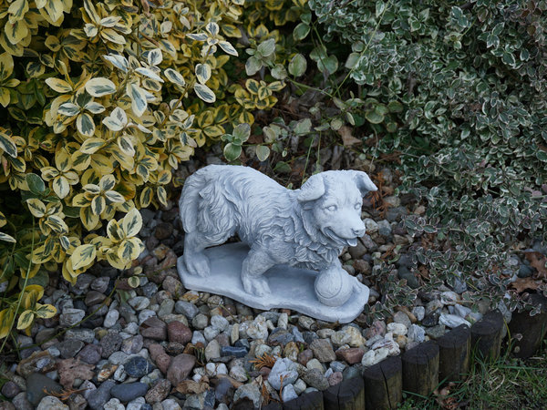 Statue eines Mischlings-Hundes