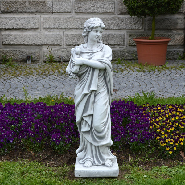 Statue der Metis mit Harfe