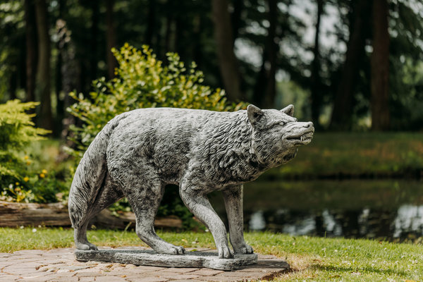 Wolf-Statue