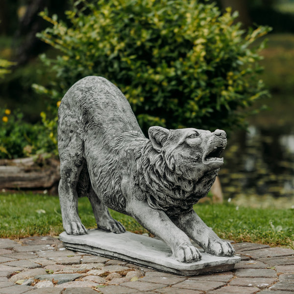 Wolf Statue: when attacking